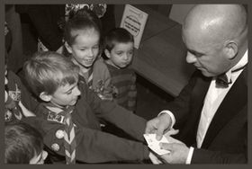 Artiste magicien à Laval pour spectacle de magie enfants